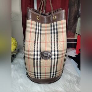 Burberry bucket
